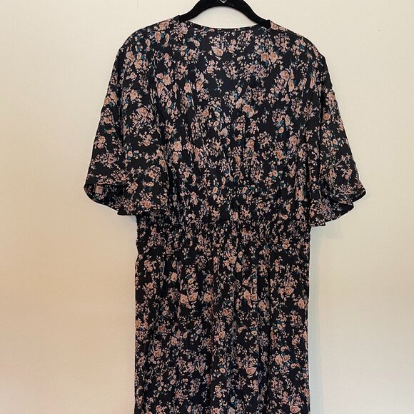 Boho Chic Flutter Sleeve Dress - Picture 5 of 5